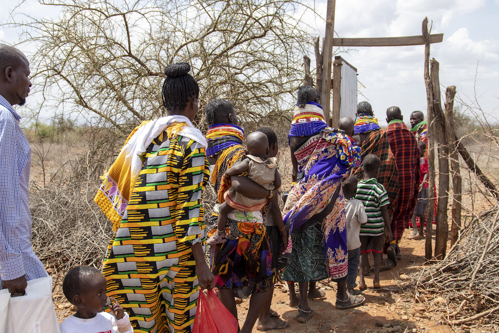 Tras 25 años de separación, Natabo se ha reunido con su familia. Equipos de Médicos Sin Fronteras (MSF), la Cruz Roja de Kenia y el CICR han conseguido encontrar a su familia.